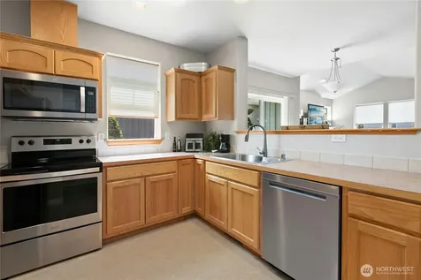 2370 SW Winchester Street Oak Harbor WA 98277