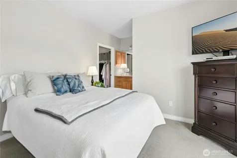 2370 SW Winchester Street Oak Harbor WA 98277