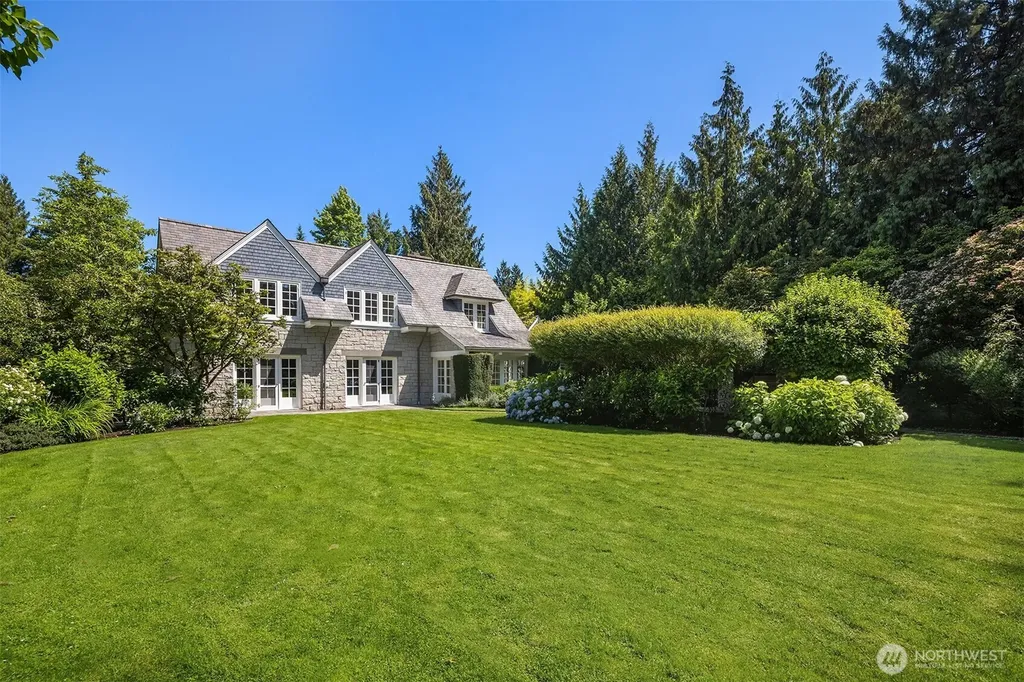 8106 Overlake Drive W Medina WA 98039