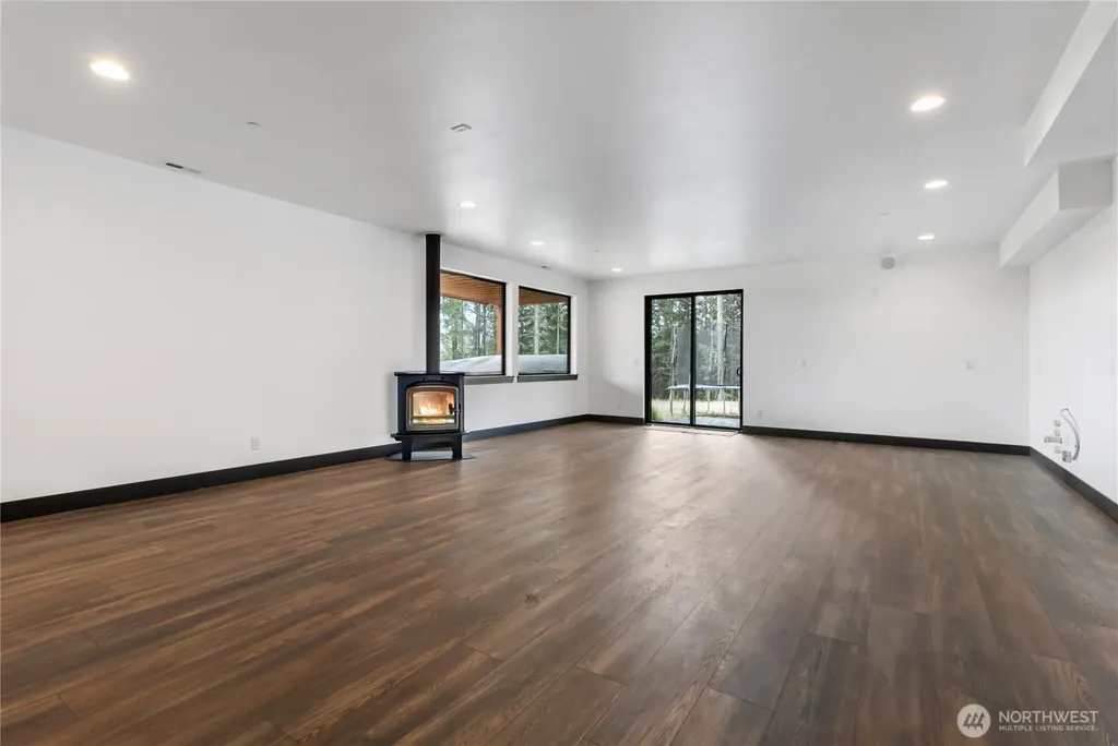 38922 Madrona Drive E Roy WA 98580