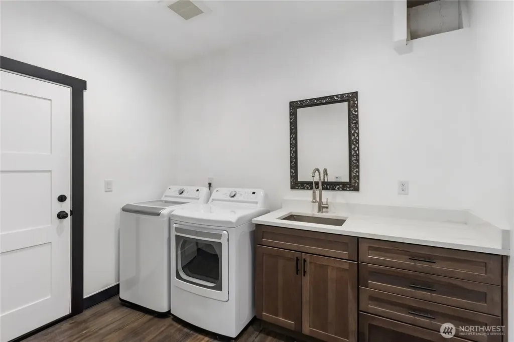 38922 Madrona Drive E Roy WA 98580