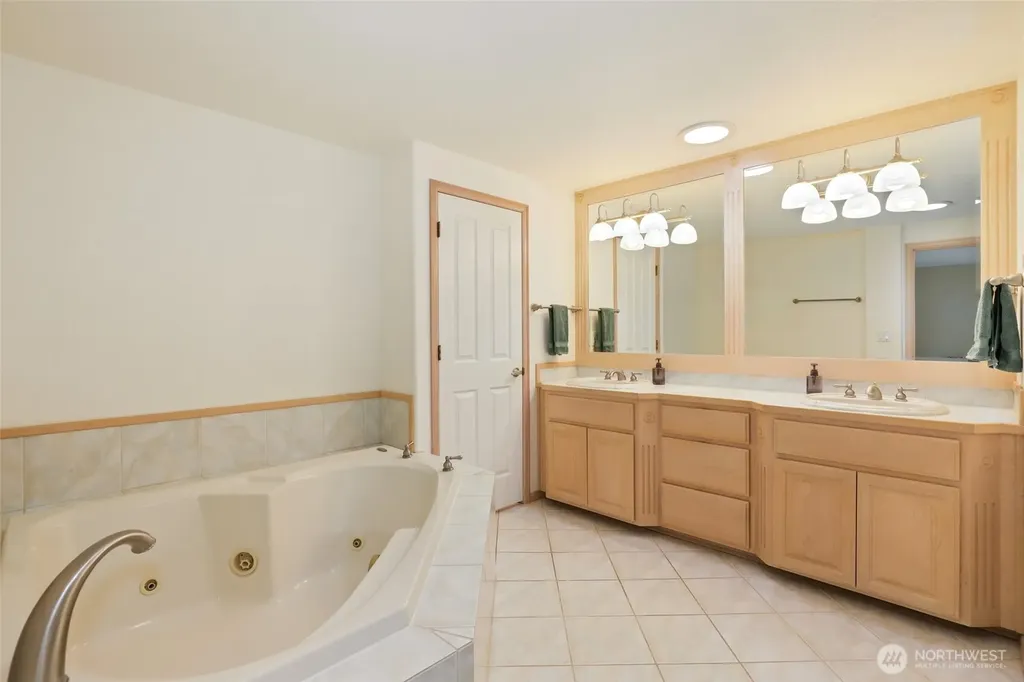 4706 Caldwell Road E Edgewood WA 98372