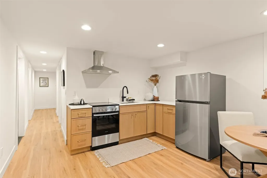 1128 N 77th Street Seattle WA 98103