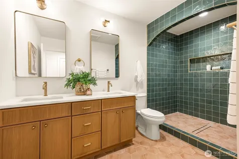 1128 N 77th Street Seattle WA 98103