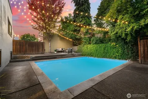 1128 N 77th Street Seattle WA 98103