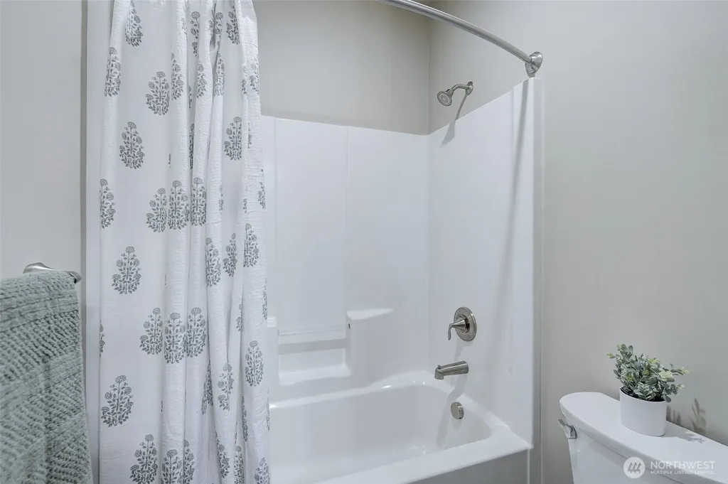 1738 Skylar Court Wenatchee WA 98801