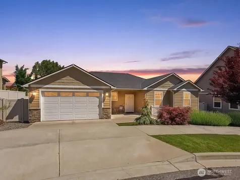 1738 Skylar Court Wenatchee WA 98801