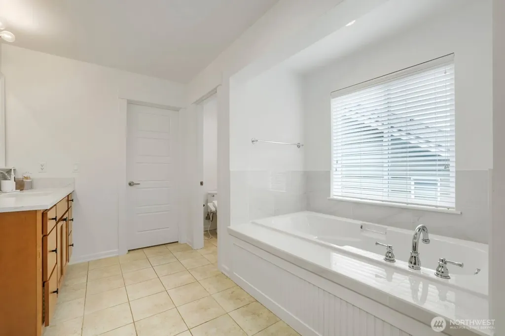 5060 163rd Place SE Bellevue WA 98006