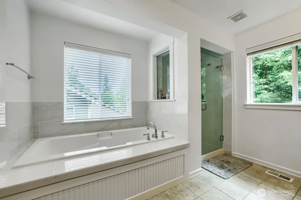 5060 163rd Place SE Bellevue WA 98006