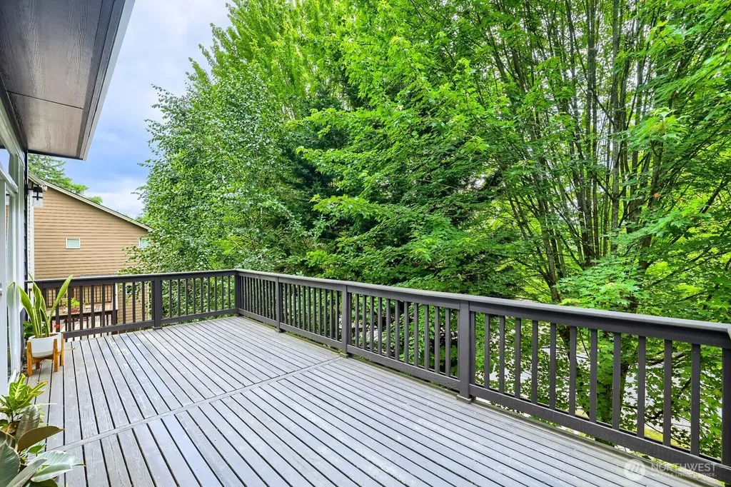 5060 163rd Place SE Bellevue WA 98006