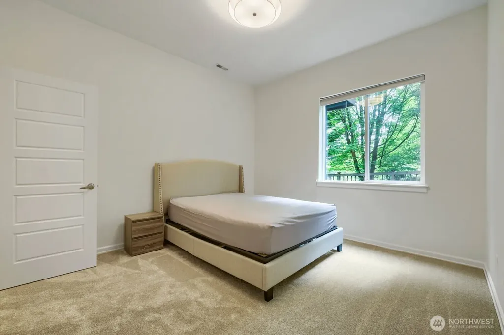 5060 163rd Place SE Bellevue WA 98006