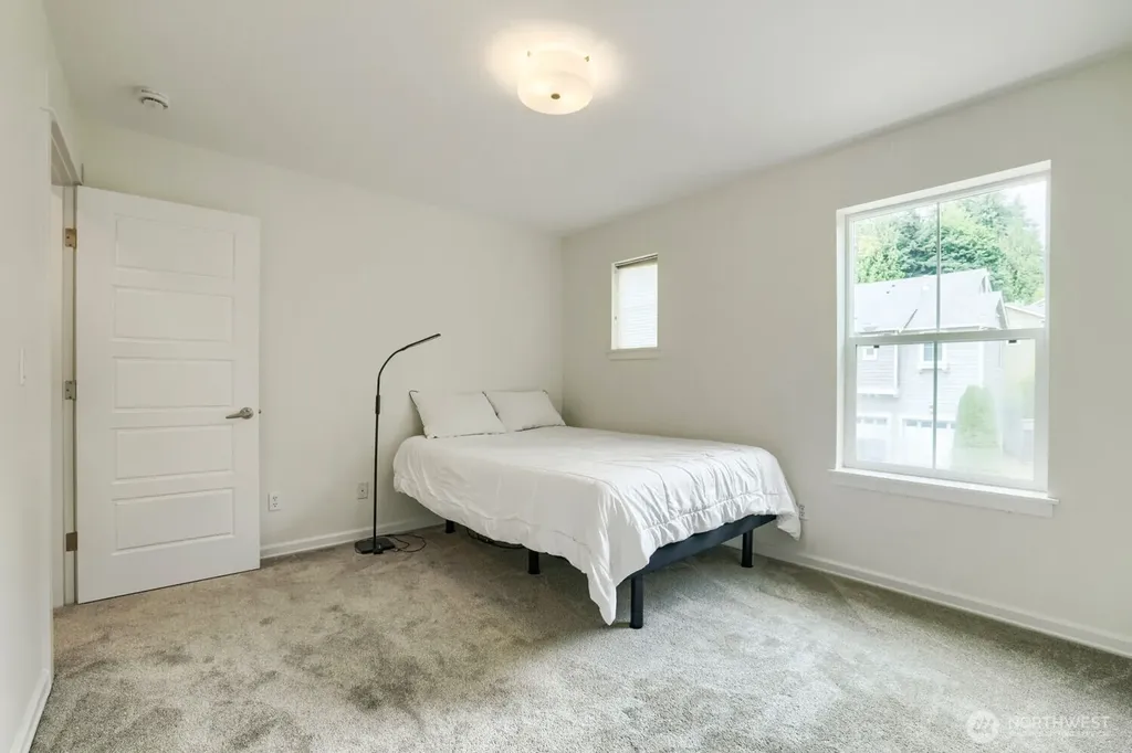 5060 163rd Place SE Bellevue WA 98006