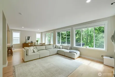 5060 163rd Place SE Bellevue WA 98006
