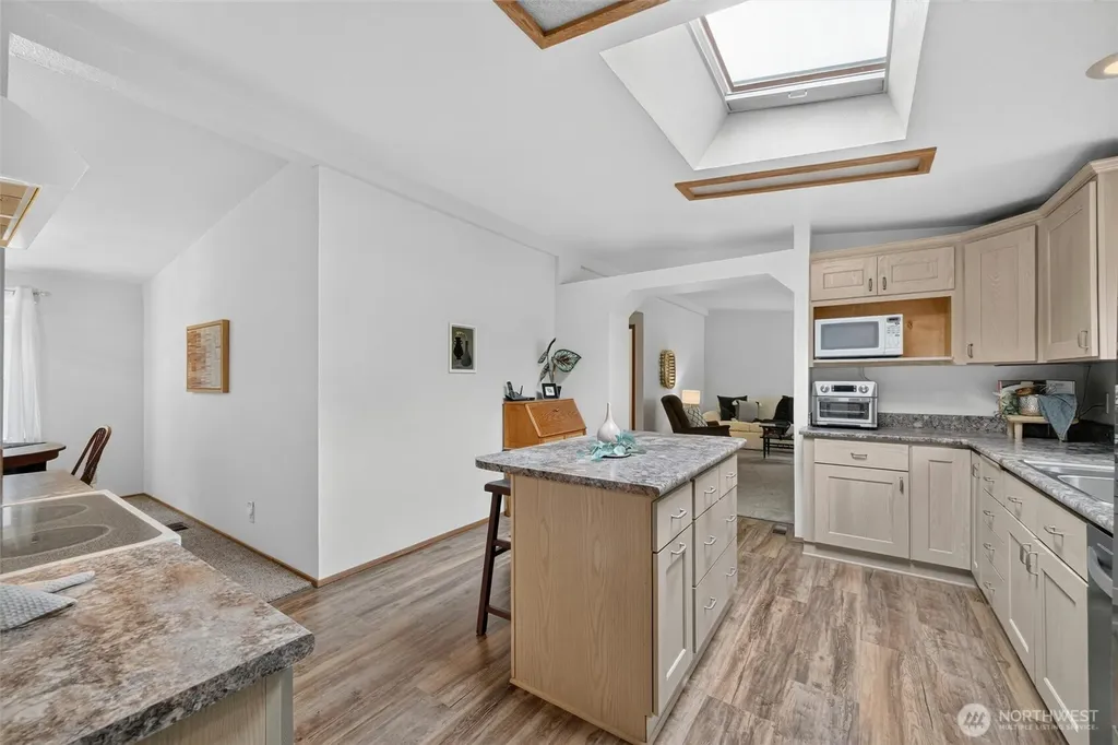 5027 Yellow Brick Road Bellingham WA 98226