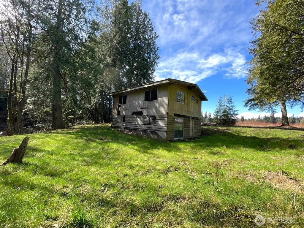 33247 Eglon Road NE Kingston WA 98346