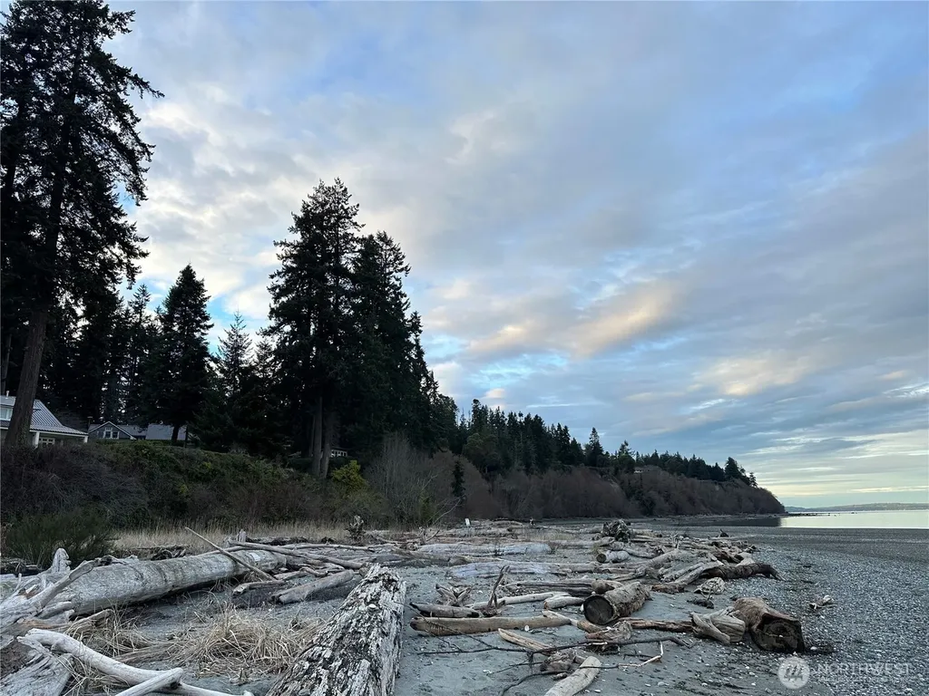 33247 Eglon Road NE Kingston WA 98346