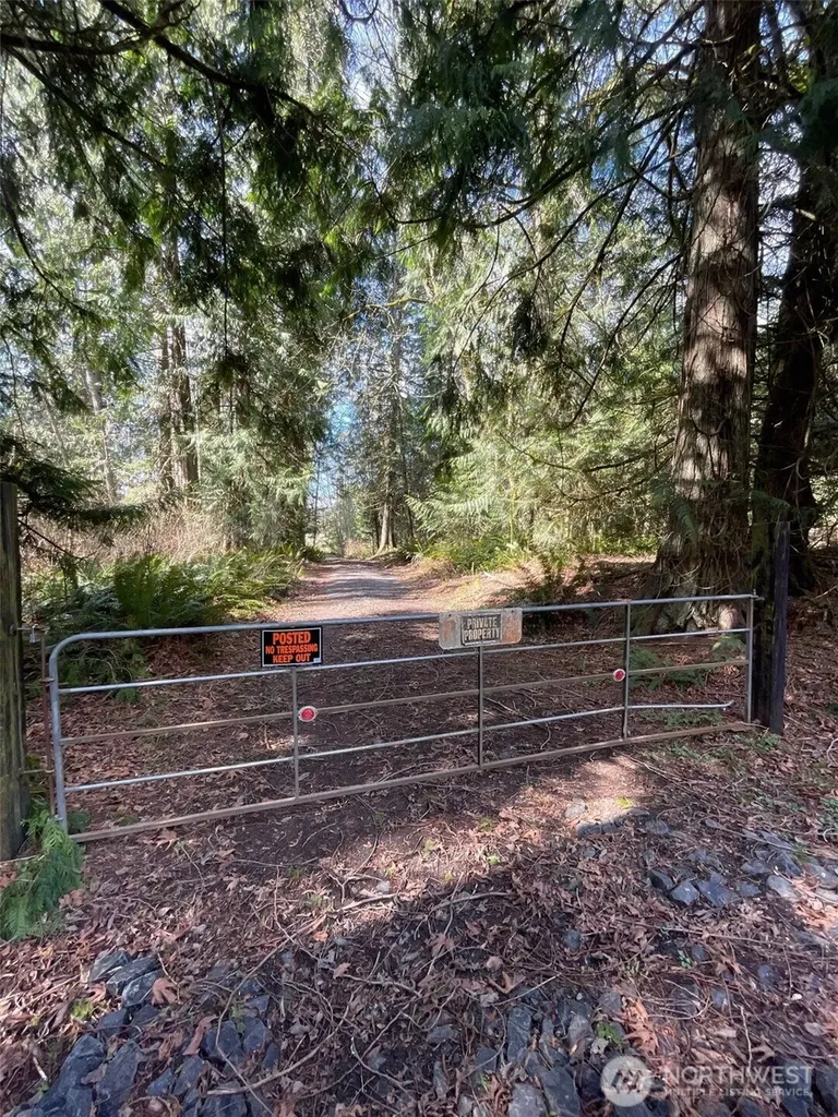 33247 Eglon Road NE Kingston WA 98346