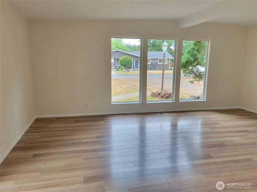 1713 W Martin Street Elma WA 98541