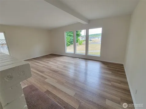 1713 W Martin Street Elma WA 98541