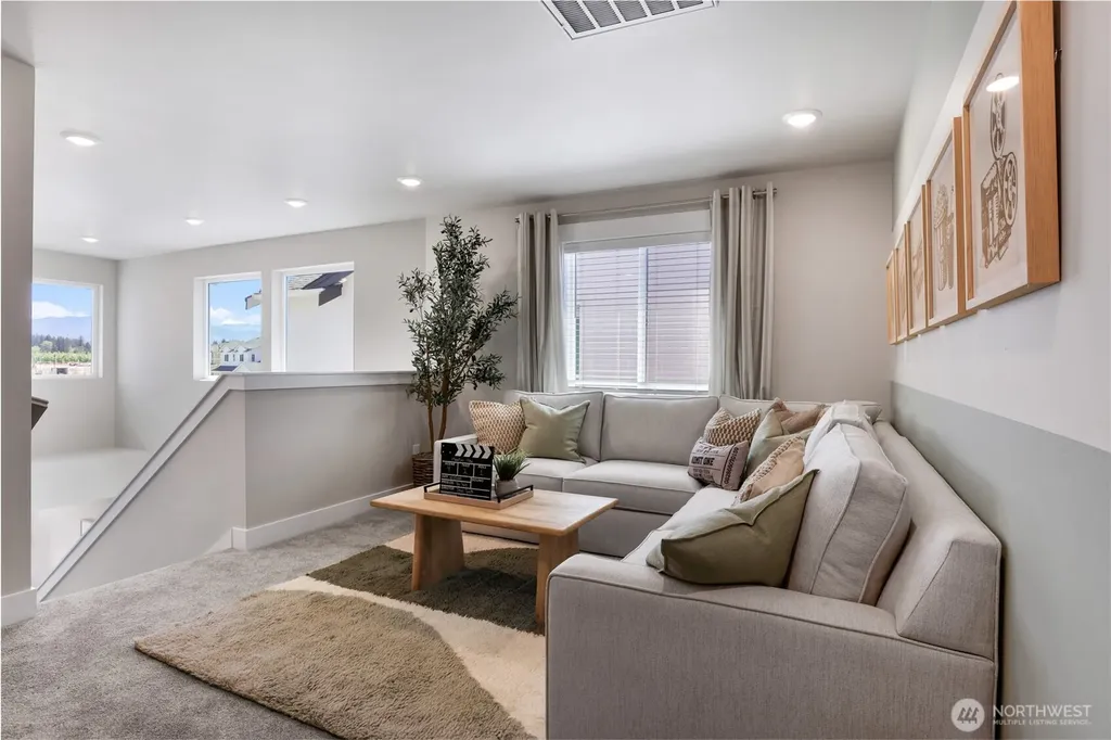 22890 SE Yew Street Black Diamond WA 98010