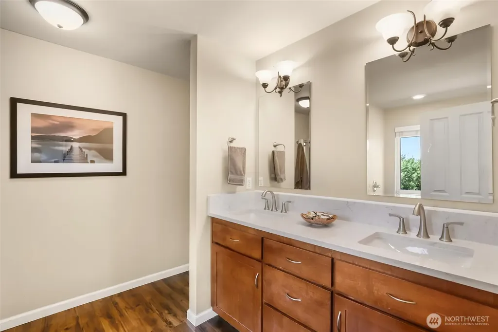 3711 Santis Loop SE Lacey WA 98503