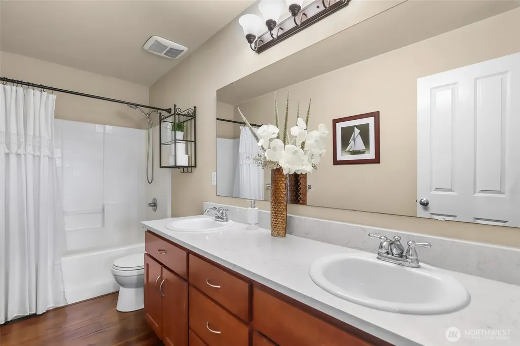 3711 Santis Loop SE Lacey WA 98503