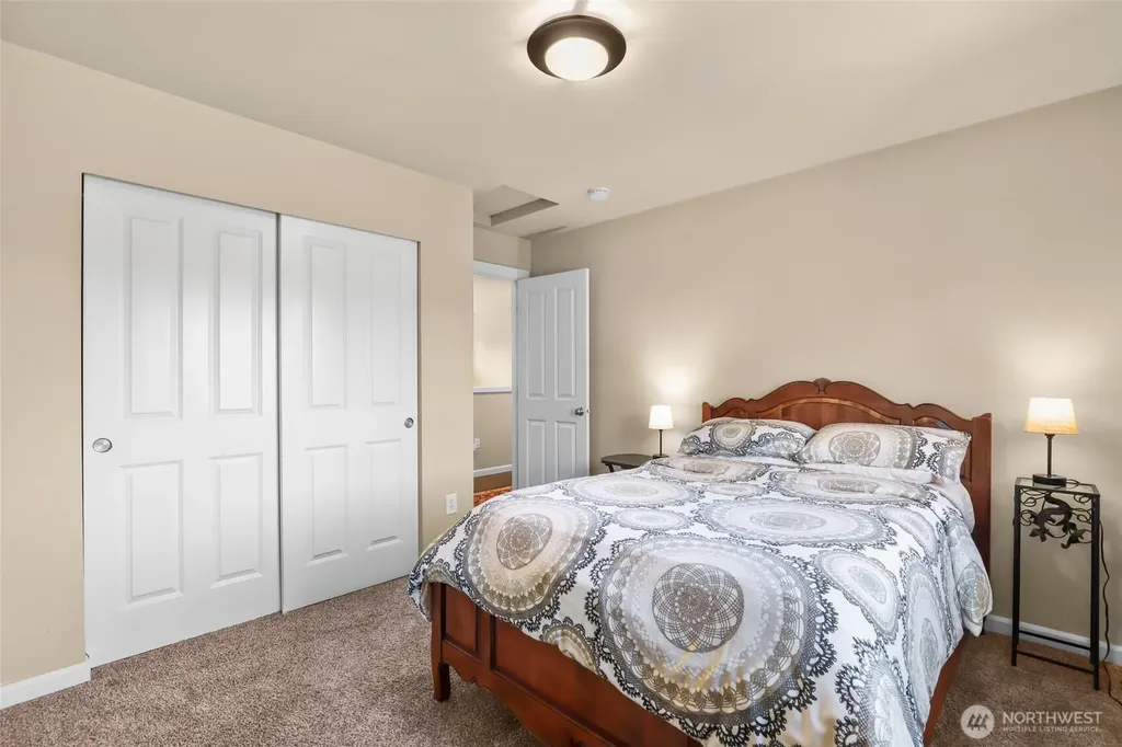 3711 Santis Loop SE Lacey WA 98503