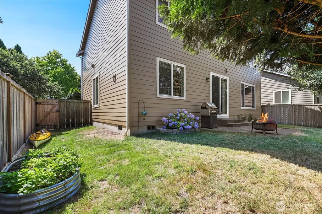 3711 Santis Loop SE Lacey WA 98503