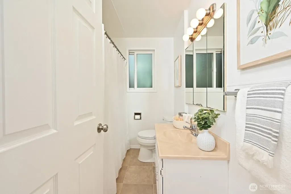 10625 17th Avenue SW Seattle WA 98146