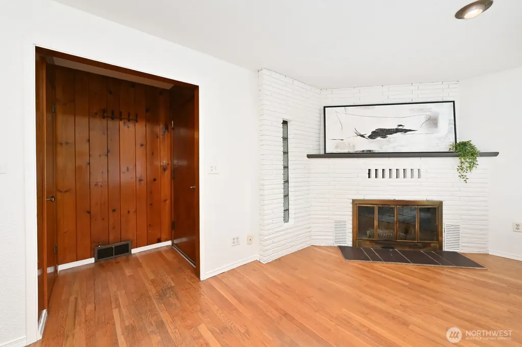 10625 16th Avenue SW Seattle WA 98146