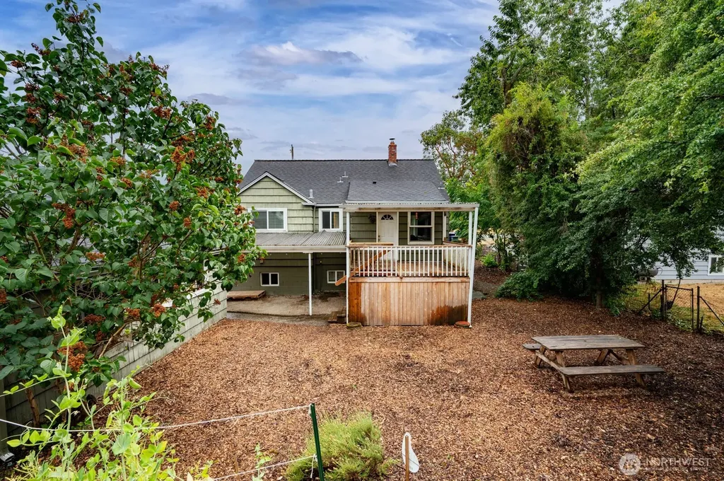 10625 17th Avenue SW Seattle WA 98146