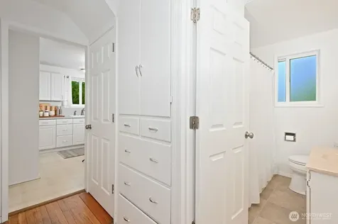 10625 17th Avenue SW Seattle WA 98146
