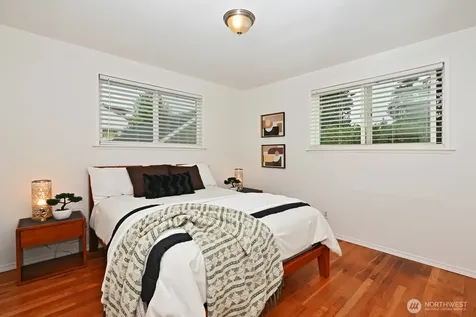 10625 16th Avenue SW Seattle WA 98146
