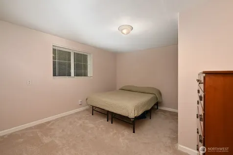 10625 17th Avenue SW Seattle WA 98146