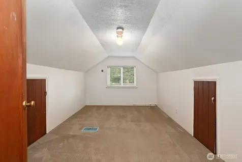 10625 17th Avenue SW Seattle WA 98146