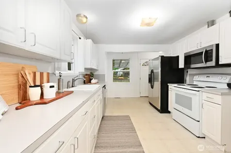 10625 16th Avenue SW Seattle WA 98146