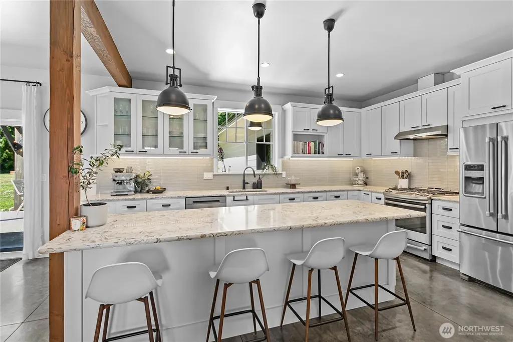 6040 Birch Point Road Blaine WA 98230