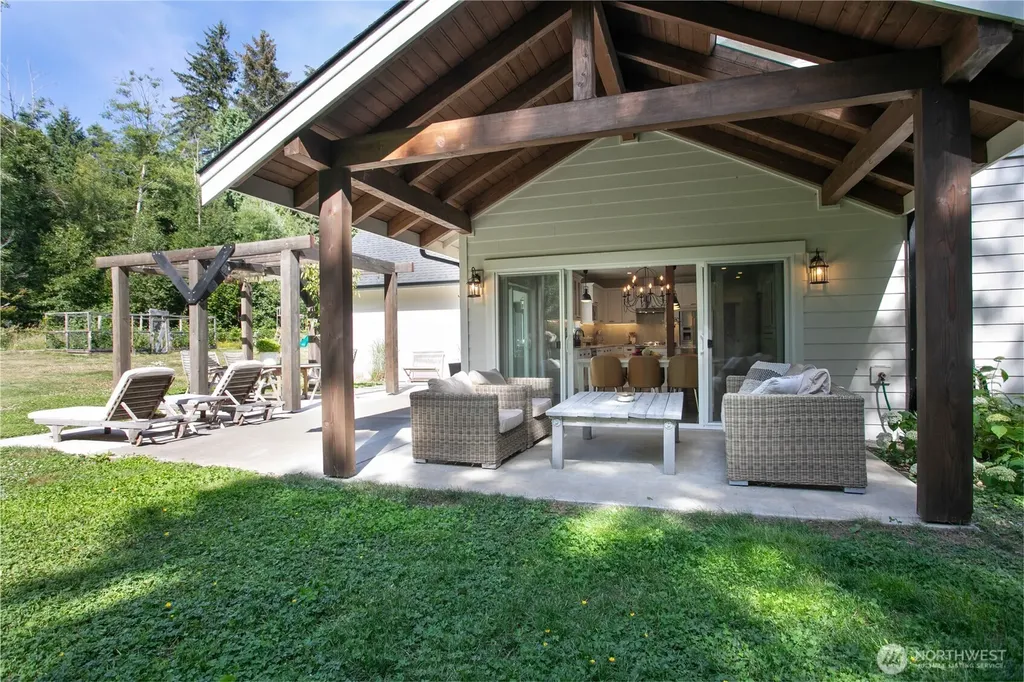 6040 Birch Point Road Blaine WA 98230