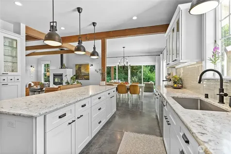 6040 Birch Point Road Blaine WA 98230