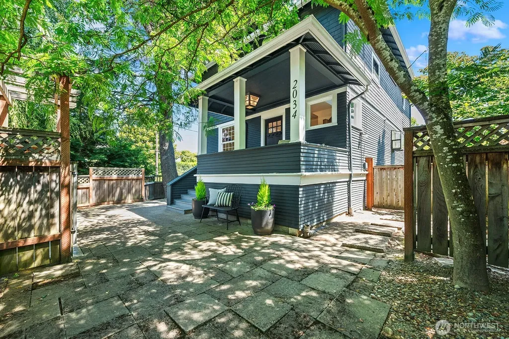2034 Federal Avenue E Seattle WA 98102