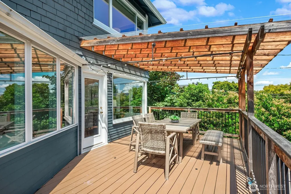 2034 Federal Avenue E Seattle WA 98102