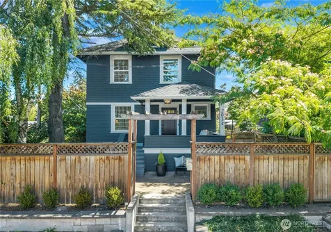 2034 Federal Avenue E Seattle WA 98102