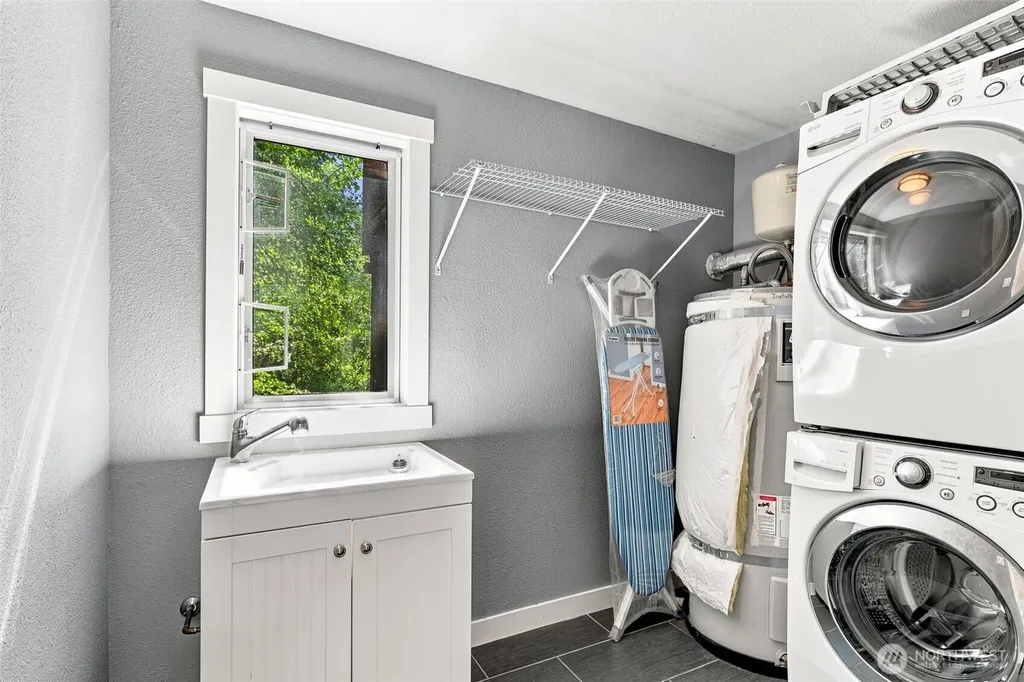 9375 NE Eric Avenue Bainbridge Island WA 98110