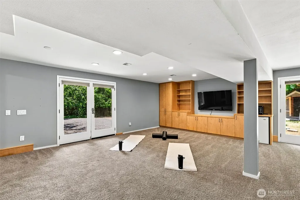 9375 NE Eric Avenue Bainbridge Island WA 98110