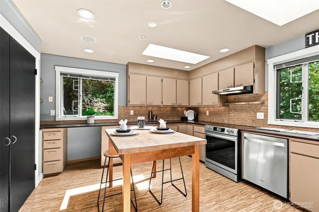 9375 NE Eric Avenue Bainbridge Island WA 98110