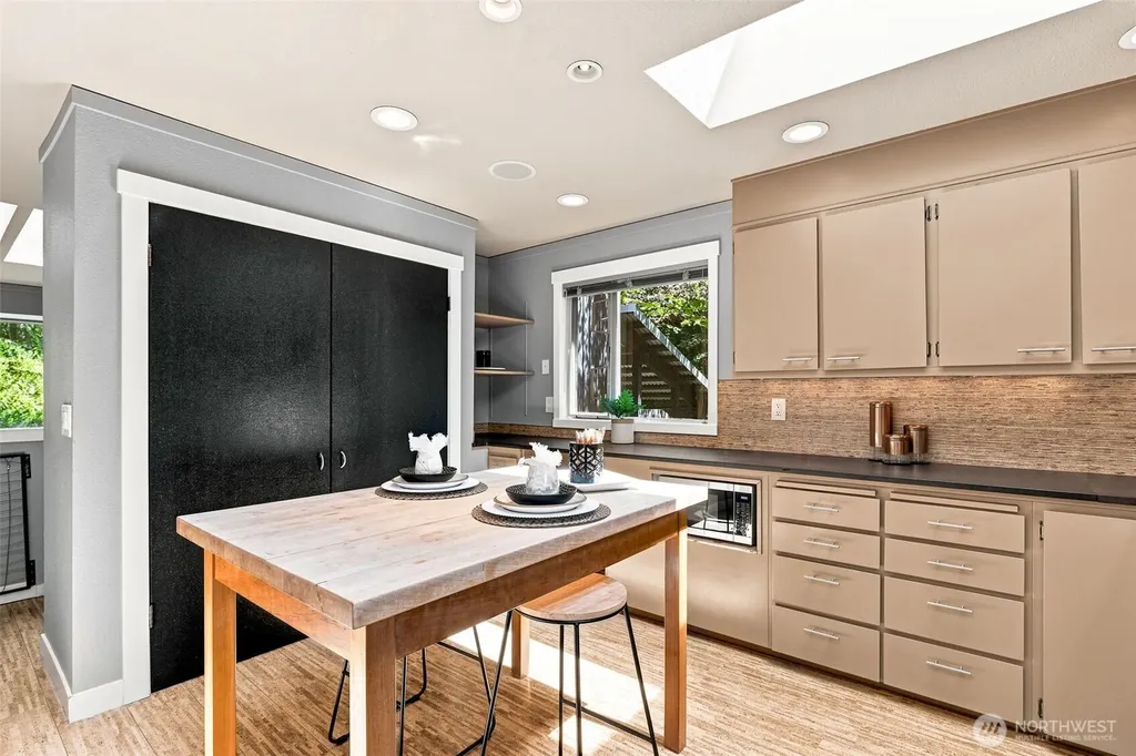9375 NE Eric Avenue Bainbridge Island WA 98110