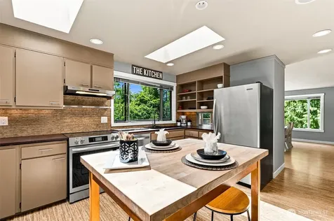9375 NE Eric Avenue Bainbridge Island WA 98110