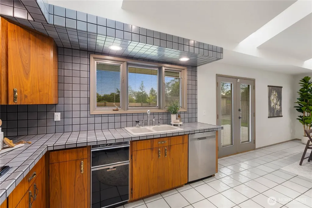 5614 66th Place SE Snohomish WA 98290