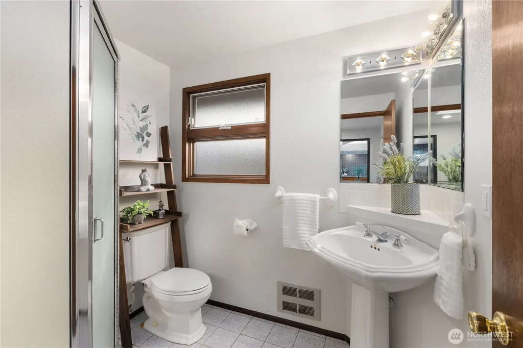 5614 66th Place SE Snohomish WA 98290