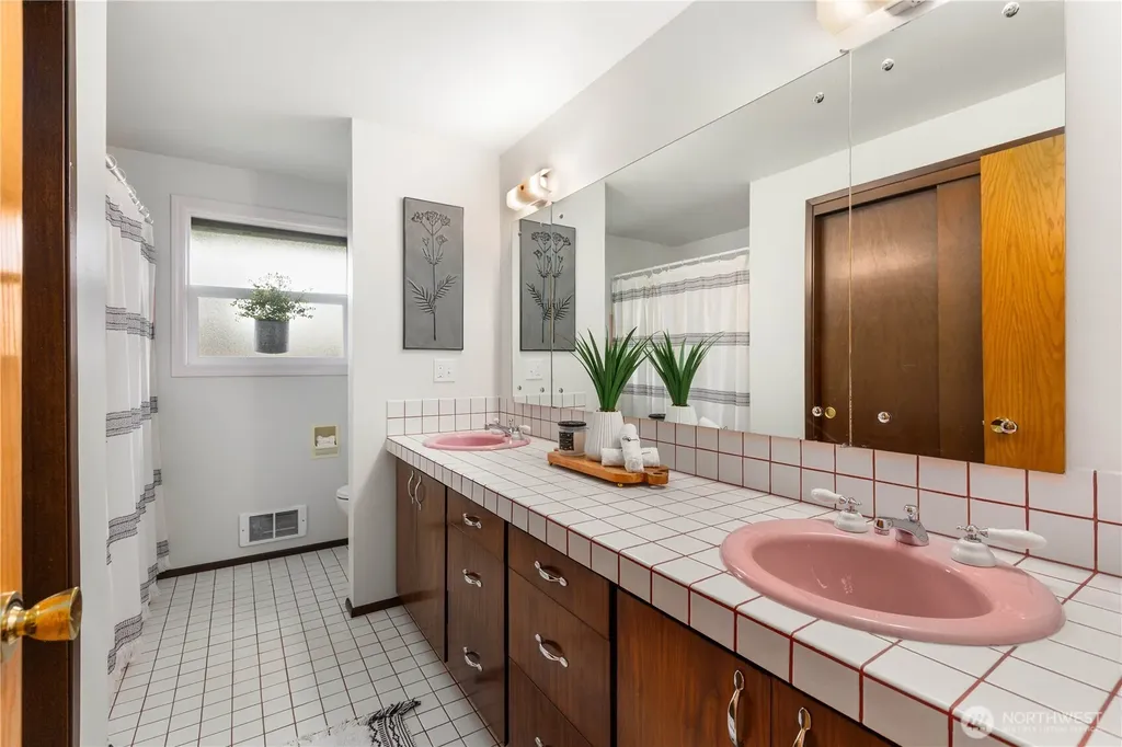 5614 66th Place SE Snohomish WA 98290